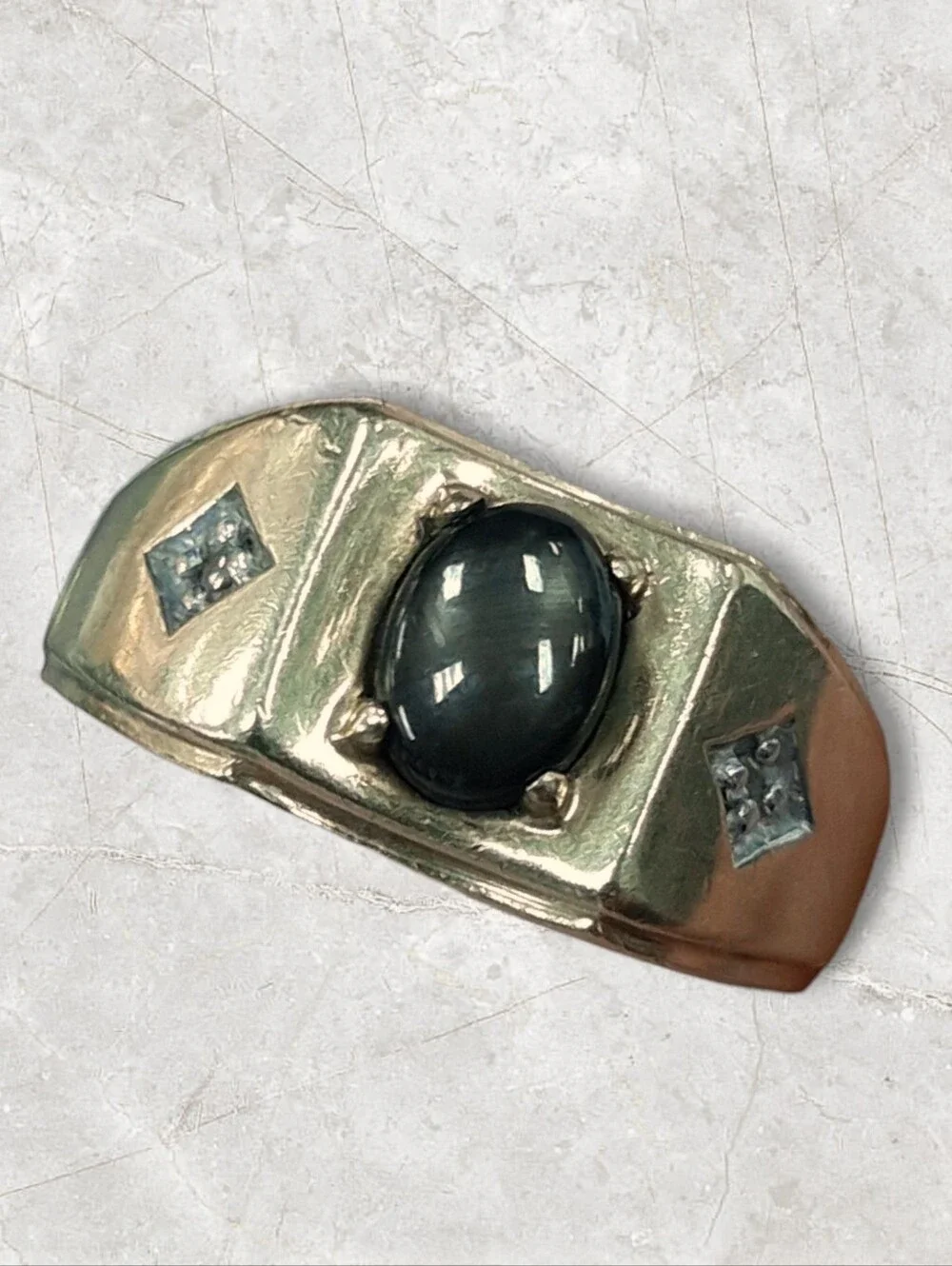 Vintage 10K Solid Gold Ring with Diamonds and Black Star Sapphire Stamped 5.3g